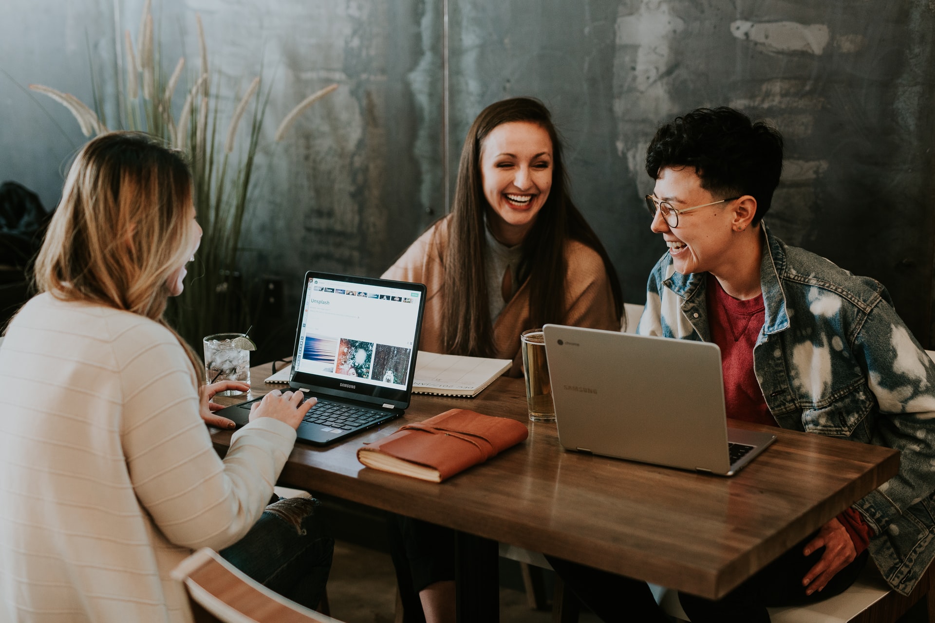 Re-inventing the wheel : Creating scalable customer experience with process automation